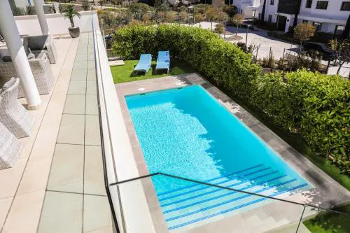 Beautiful apartment with private pool in Higueron West