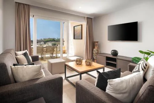 Beautiful Apartment with Stunning Sea Views, Perfect for Relaxation