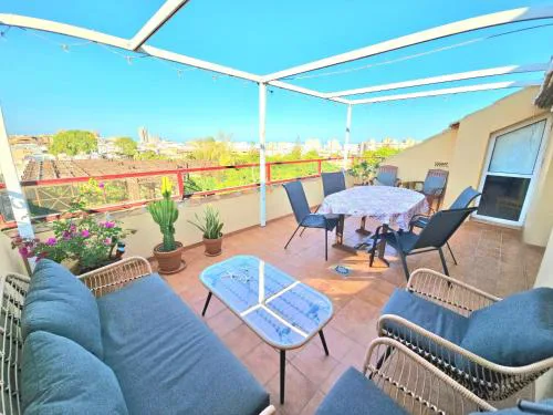 Bioparc ático muy amplio y soleado, cerca de la playa y centro, con parking y AC