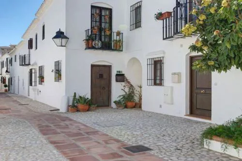 Bright 2 Bedroom townhouse