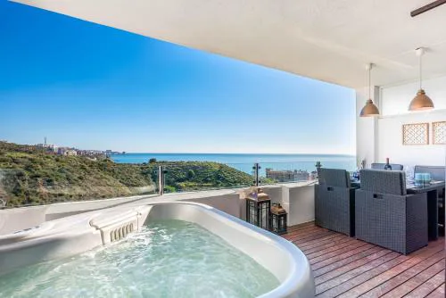 Carvajal Luxury Apartments - Free Parking