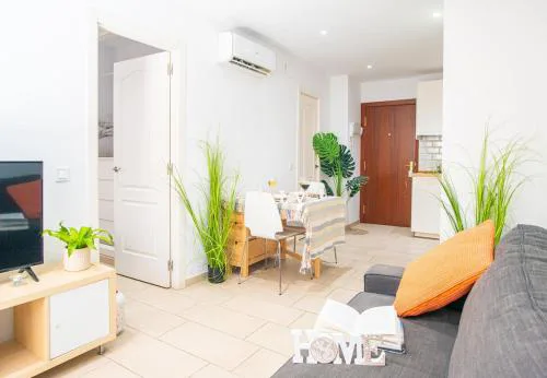 Cozy Beach Apartment by TuriVida