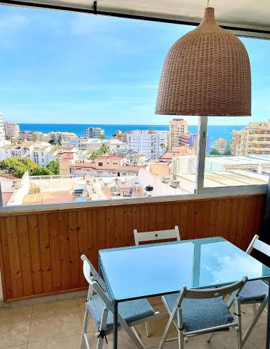Cozy Fuengirola apartment with sea view & pool