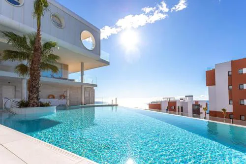Ensuite Penthouse Panoramic Sea View with Jacuzzi