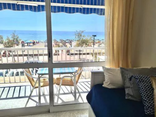 Estudio, first line de la playa Prime location