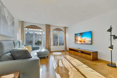 Family Villa with central location