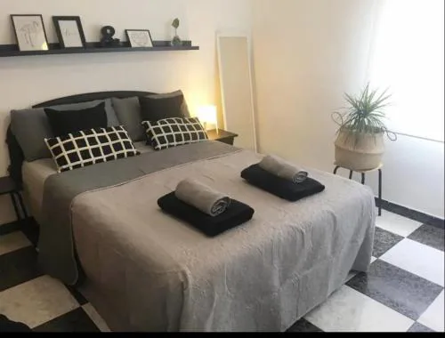 Habitación 3 tercera planta sin ascensor no és piso entero! Compartir Baño y cocina !