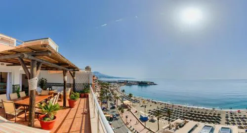 Holidays2Fuengirola Duplex 1st line sea, terrace