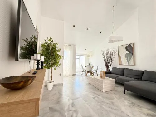 Los Olivos II Beach & Pool Apartment