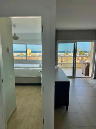 Newly Renovated City & Beach Apartment
