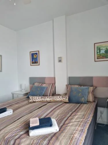 One bedroom 7th floor apartment with amazing views