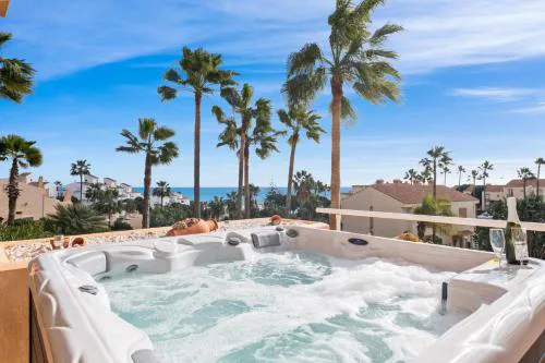 Penthouse with Jacuzzi by Costarentals - Ref 244