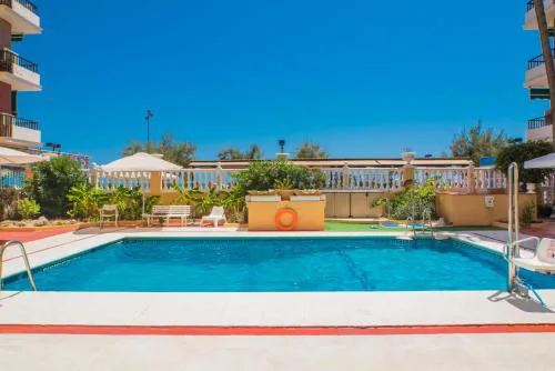 Perla Studio - 2 personas con Piscina, AC y WiFi a 1 min de la playa