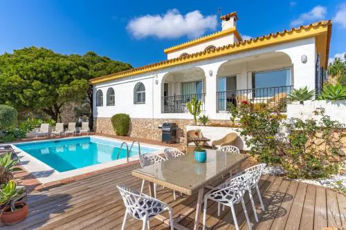 Pool, Sea Views And Privacy V208