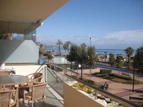 Primera linea de playa en Fuengirola frente al Puerto Deportivo