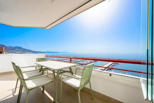 Skymar Palmeras 2 bedrooms & pool by 10Tosea