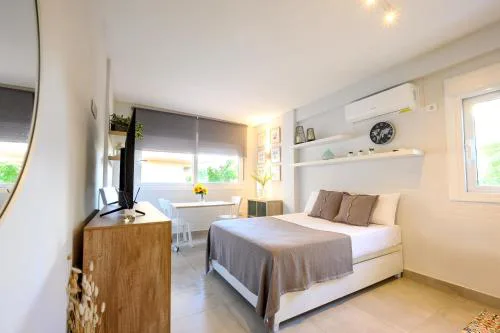 Studio, city center by 10ToSea