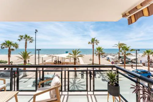 Superb Location Beachfront , 3 bed with terrace