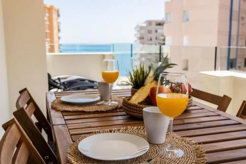 Sur Suites del Sol Apartamento 3 hab y 2 wc con gran terraza y piscina a pasos de la playa