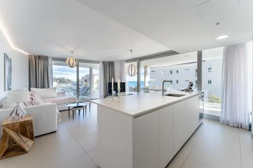 THE WAVE Apartamento de lujo con vistas al mar y parking privado