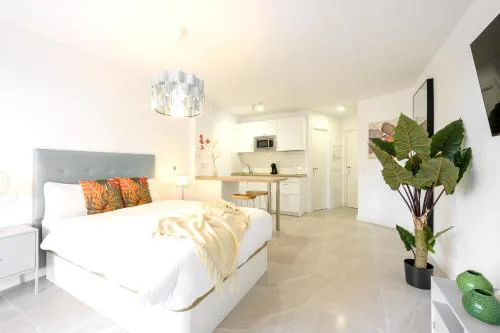 Veramar - Terrace, pool & parking by 10ToSea