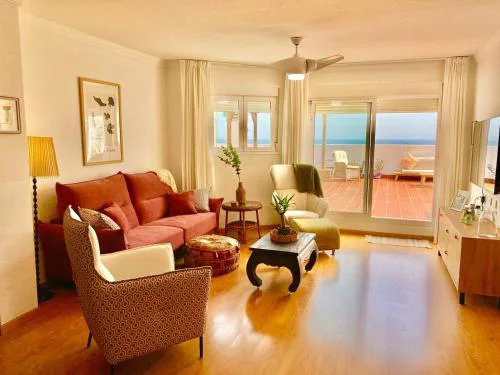 Luxury sea view & beach living