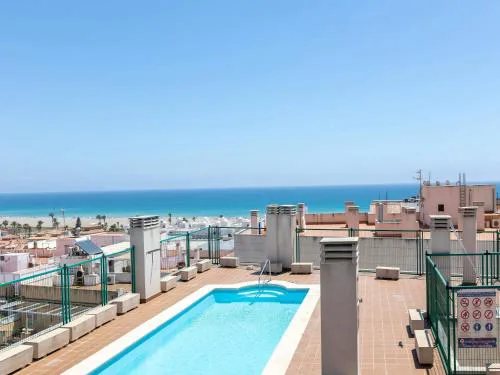 Sunny Apartment Near Paseo