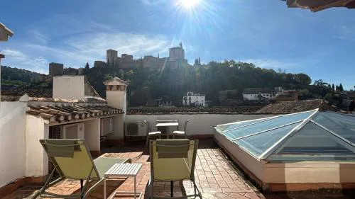 Alojamiento en Albaycin, terraza con vistas a la Alhambra