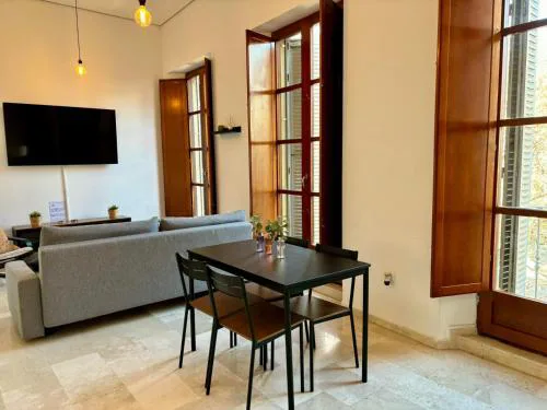 Apartamento insonorizado con vistas a plaza Bib Rambla