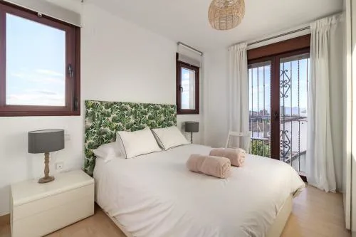 Beautiful Duplex-City Center. Parking by the house