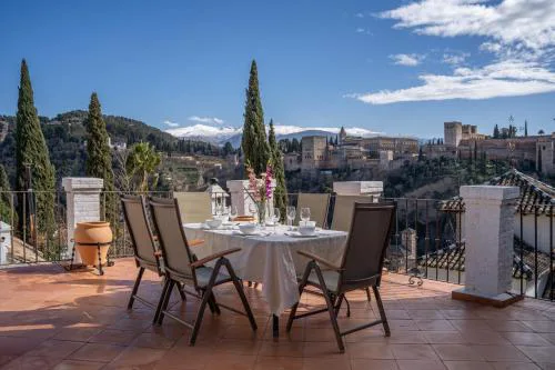 Carmen de los Moriscos - Alhambra views
