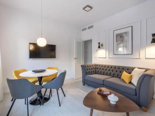 ChezmoiHomes Angel 18 1BR & 2BR