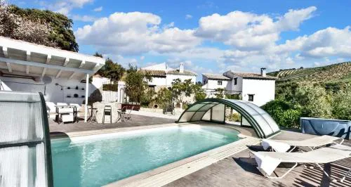 Elegant Villa in Granada with Pool and Garden