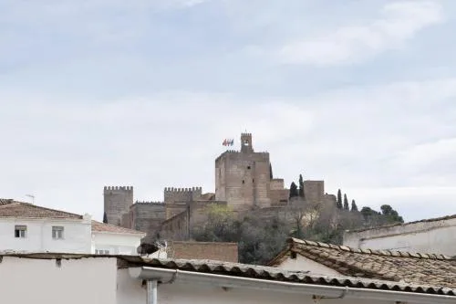 GATU Buhardilla a los pies de la Alhambra con terraza y vistas