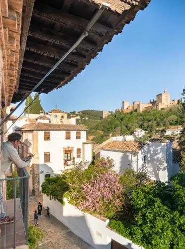 Stunning Alhambra view balconies, in the Albayzin