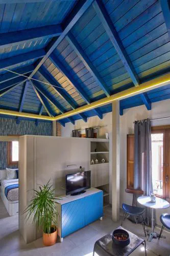 Zirí Suites - Hostatel