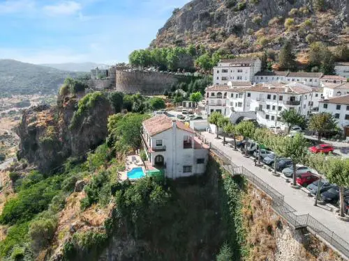 Authentic Chalet in Grazalema with Private Pool