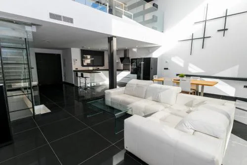 Casa Bulevar - Exclusiva casa muy moderna en zona tranquila