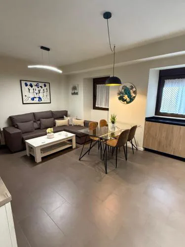 Pilar8 - Bonito y céntrico apartamento con parking y Piscina