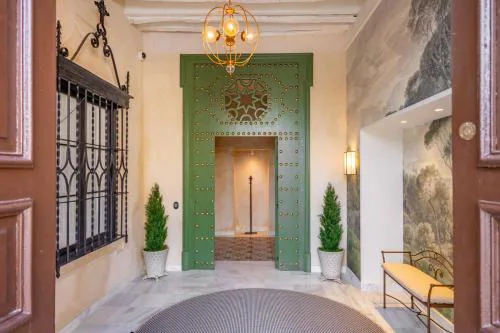 Aladro Apartamentos by Valcambre