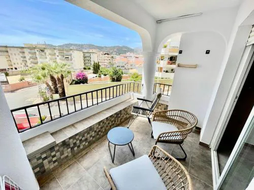 Apartamento con vista al mar a 3 minutos de la playa! Spacious Beach Apartment 3 min to the beach
