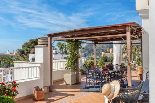 Big Terrace Retreat and only Steps from Beach & Town