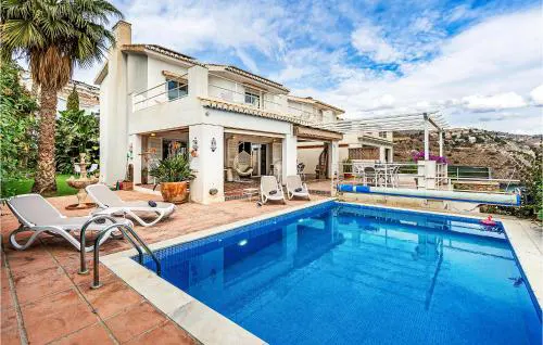 Gorgeous Home In La Herradura