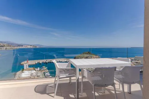 RentitSpain - Almuñécar - Icon Marina con Piscina y Terraza al Mar