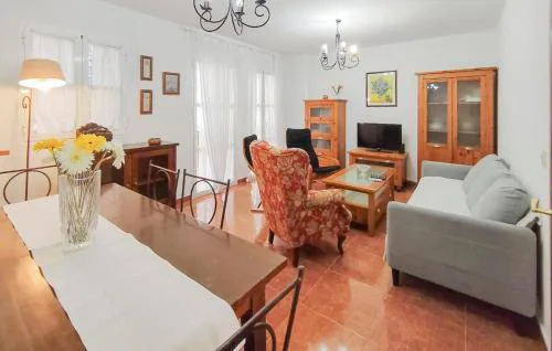 3 Bedroom Gorgeous Apartment In Malaga