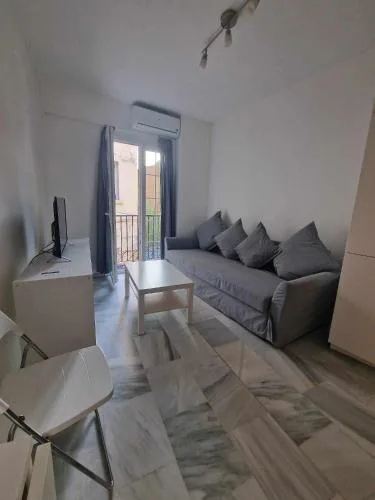4 rooms + pkg Marmoles Malaga