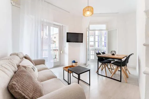 Acogedor apartamento en calle San Juan, centro ciudad, opcion de parking privado