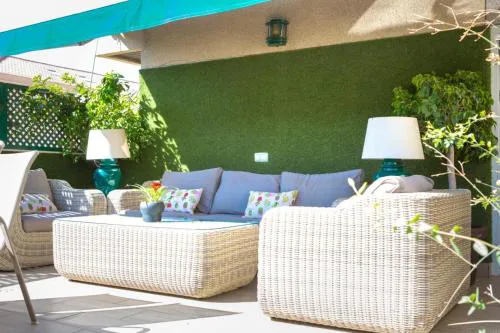 AMAZING ROOFTOP, 70 M TERRACE,Pool,BEACH,PARKING