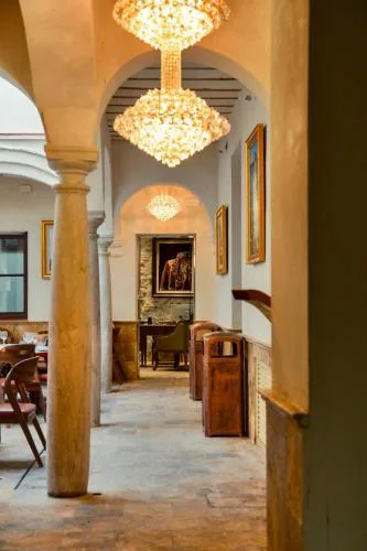 Anahita Boutique Hotel