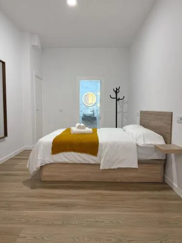 APARTAMENTO ZONA 7 justo al lado de la estación de TREN Y BUS MARÍA ZAMBRANO